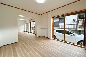 1階洋室からリビング