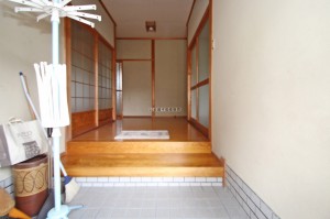 (玄関)