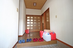 (玄関)